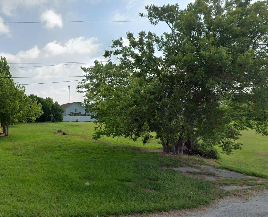 Land in Hitchcock