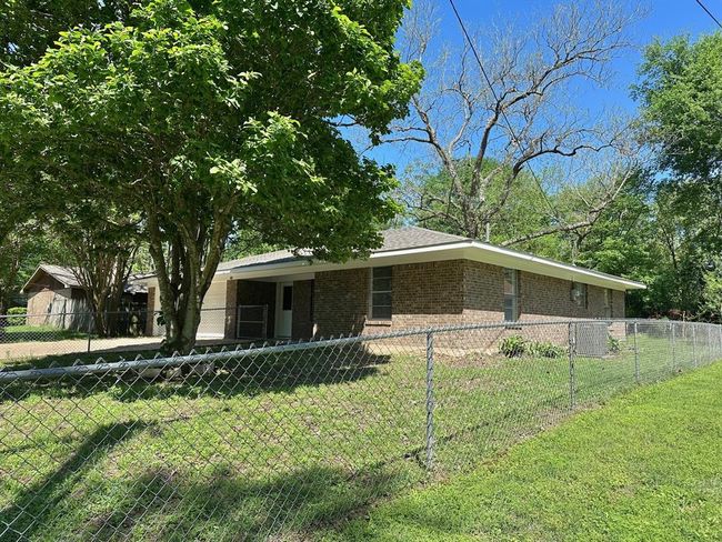 802 E Terrell Ave, House other with 3 bedrooms, 2 bathrooms and null parking in Crockett TX | Image 32