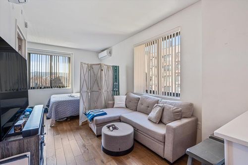 4h-87-22 51st Ave, Elmhurst, NY, 11373-4184 | Card Image