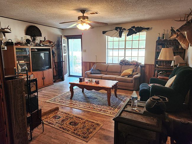 8938 2120, House other with 3 bedrooms, 2 bathrooms and null parking in Bagwell TX | Image 4