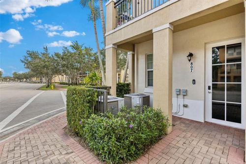 1402-807 Sw 147th Ave, Pembroke Pines, FL, 33027-6126 | Card Image