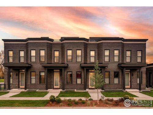 859 30th St, Denver, CO, 80205-2758 | Card Image