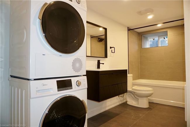 BSMT - 15 Greenaway Ave, House attached with 1 bedrooms, 1 bathrooms and null parking in Hamilton ON | Image 4