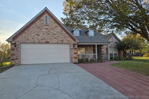 8704 N 140th East Ct, Owasso, OK, 74055-2582 | Card Image