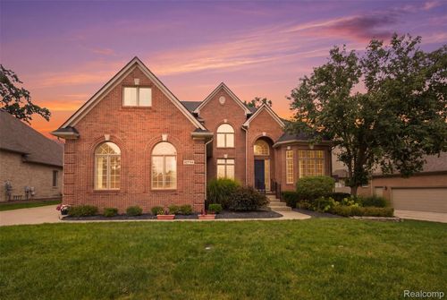 55744 Lancewood Dr, Shelby Township, MI, 48316-5808 | Card Image