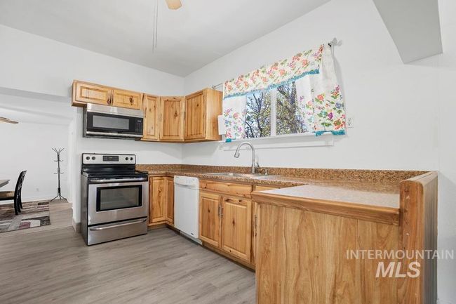223 W Boulevard, House other with 6 bedrooms, 2 bathrooms and null parking in New Plymouth ID | Image 12