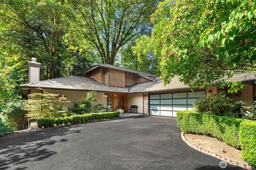 2511 131st Pl Ne, Bellevue, WA, 98005-1746 | Card Image