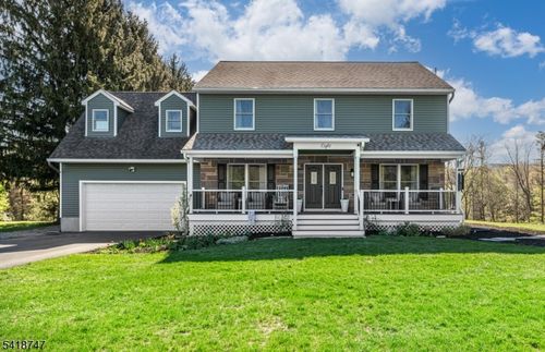 8 E Gate Dr, Glenwood, NJ, 07418-2008 | Card Image