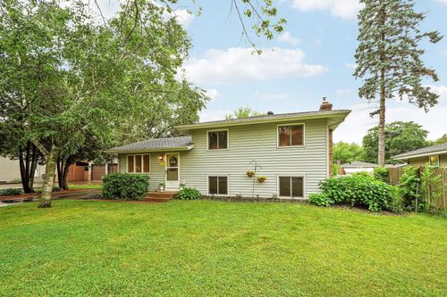 3431 Emerald Dr, White Bear Lake, MN, 55110-5533 | Card Image