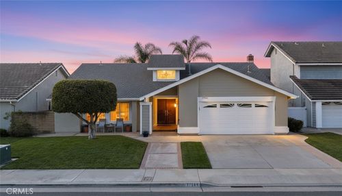 17541 Beckwall Ln, Huntington Beach, CA, 92649-4717 | Card Image