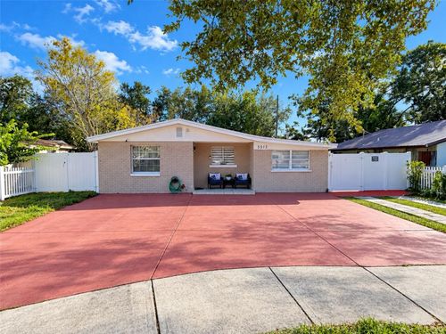 5513 Golden Dr, TAMPA, FL, 33634-5052 | Card Image
