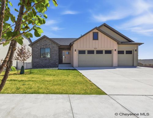 5323 Sullivan St, Cheyenne, WY, 82009-5859 | Card Image