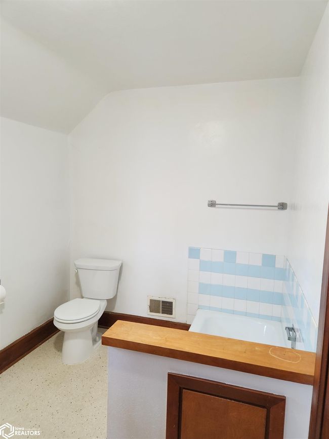 1128 Prince St, House other with 5 bedrooms, 4 bathrooms and null parking in Grinnell IA | Image 37