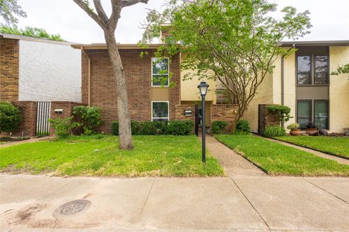 9830 Bent Branch Ln, Dallas, TX, 75243-2018 | Card Image
