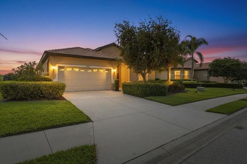 8205 Stirling Falls Cir, Sarasota, FL, 34243-4255 | Card Image