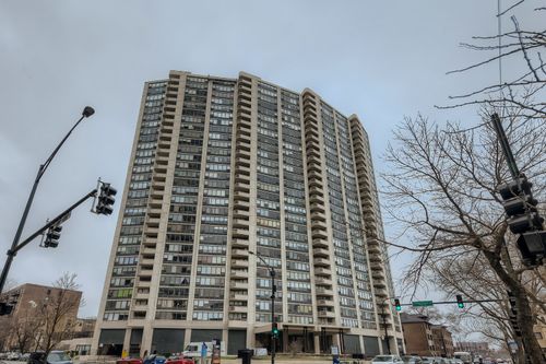 apt-2505-3930 Pine Grove Ave, Chicago, IL, 60613-5514 | Card Image