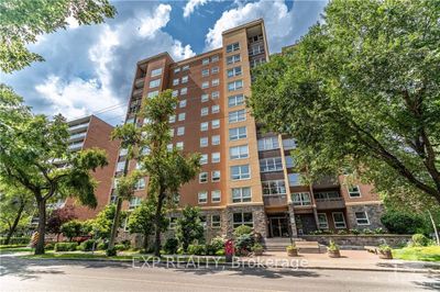 301 - 373 Laurier Ave E, Condo with 2 bedrooms, 2 bathrooms and 1 parking in Ottawa ON | Image 1