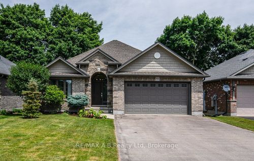 86 Jacob St W, Tavistock, ON, N0B2R0 | Card Image