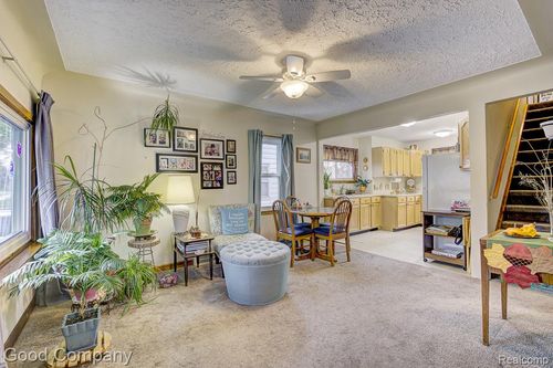 6789 Ziegler St, Taylor, MI, 48180-1918 | Card Image