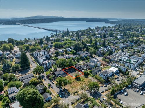 811 29th Avenue S, Seattle, WA, 98122 | Card Image