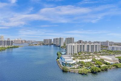 2114 - 3370 Hidden Bay Dr, Condo with 2 bedrooms, 2 bathrooms and null parking in Aventura FL | Image 2