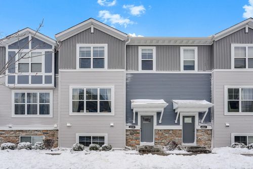 2210 Gateway Curv N, North Saint Paul, MN, 55109-1765 | Card Image