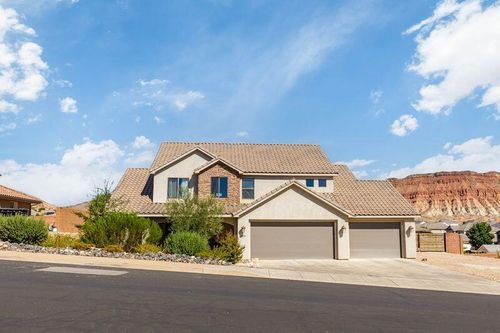 3293 S Noble Dr, Washington, UT, 84780-2223 | Card Image
