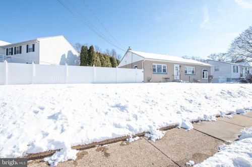 711 Bellevue Ave, PENNDEL, PA, 19047-5302 | Card Image