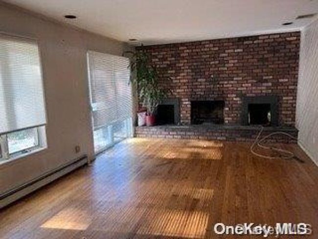 21 Hemingway Dr, House other with 5 bedrooms, 3 bathrooms and null parking in Dix Hills NY | Image 4