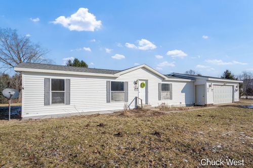 20436 Freedom Dr, Pierson, MI, 49339-9436 | Card Image