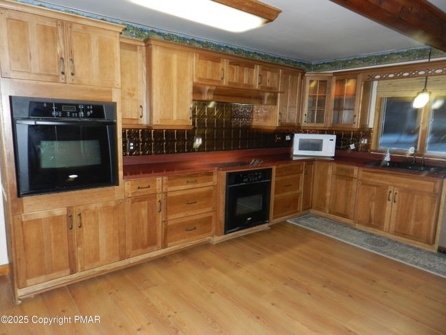 Large Custom Kitchen | Image 16