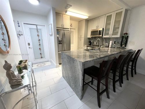 apt-402-5103 35th St, Lauderdale Lakes, FL, 33319-5244 | Card Image
