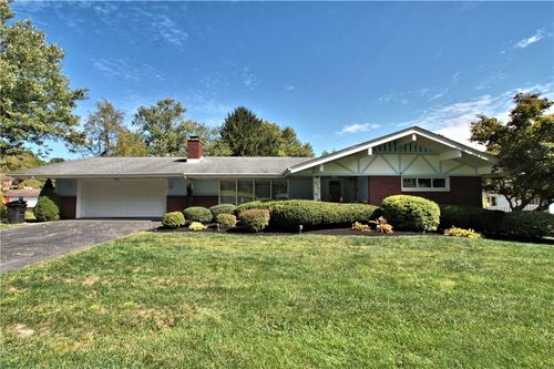 803 Brookview Dr, Greensburg, PA, 15601-1422 | Card Image