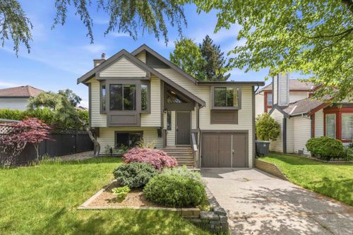 9768 151a St, Surrey, BC, V3R8W8 | Card Image