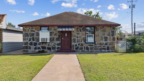 118 E Chestnut St, Coweta, OK, 74429-2520 | Card Image