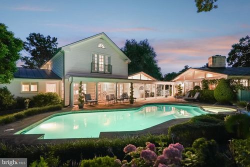 320 Mansion Dr, Alexandria, VA, 22302-2903 | Card Image