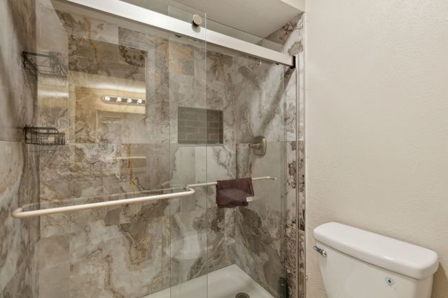 724 Creekwood Ct, Townhouse with 2 bedrooms, 2 bathrooms and null parking in Lewisville TX | Image 17
