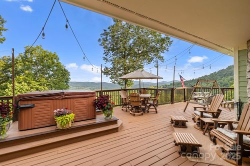 288 Hawks Point Dr, Zirconia, NC, 28790-8727 | Card Image