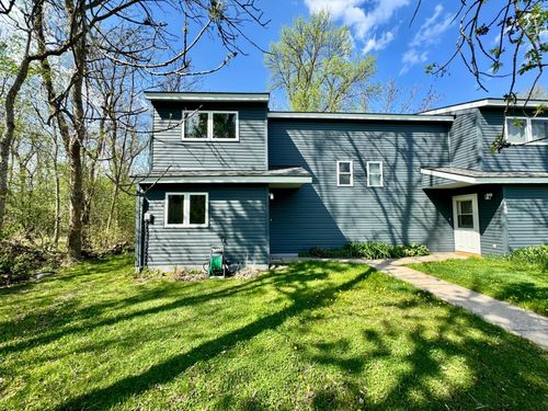 apt-a-37489 Elm Dr, Warroad, MN, 56763-3017 | Card Image