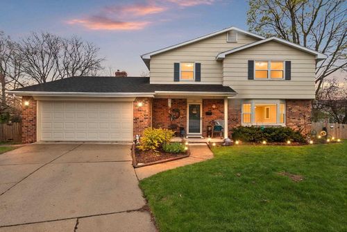 525 E Briar Lane, ALLOUEZ, WI, 54301 | Card Image