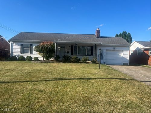 231 Overlook Blvd, Struthers, OH, 44471-1618 | Card Image