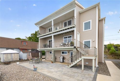 370 Lake Road, Webster, NY, 14580 | Card Image
