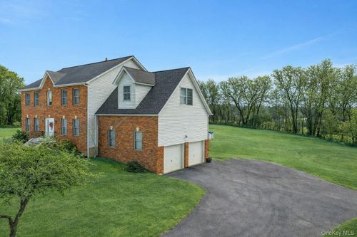 7 Angelas Way, Goshen, NY, 10924-6431 | Card Image