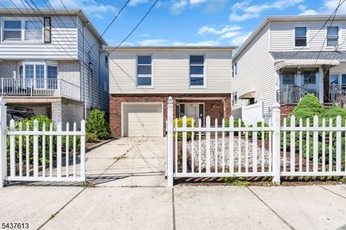23 Colonial Dr, Bayonne, NJ, 07002-2216 | Card Image