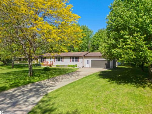 4225 Benson Rd, Cadillac, MI, 49601-8872 | Card Image