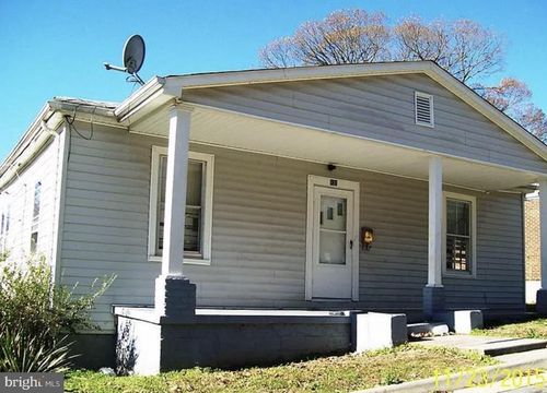 130 Johnson St, Danville, VA, 24540-3850 | Card Image