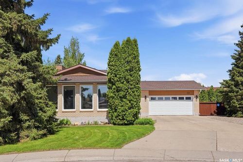 318 Nokomis Pl, Saskatoon, SK, S7K5E2 | Card Image