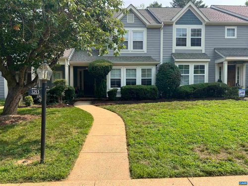 3213 Gateway Cir, CHARLOTTESVILLE, VA, 22911-7475 | Card Image