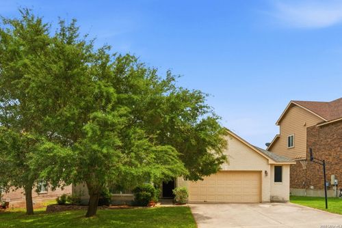 305 Hilton Dr, Cibolo, TX, 78108-4327 | Card Image