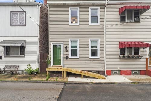 1920 Harcum Way, Pittsburgh, PA, 15203-2005 | Card Image